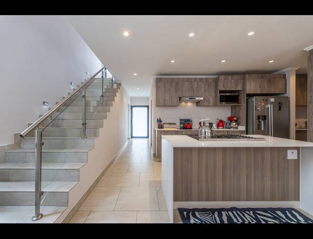 4 BEDROOM HOUSE FOR SALE IN BRYANSTON